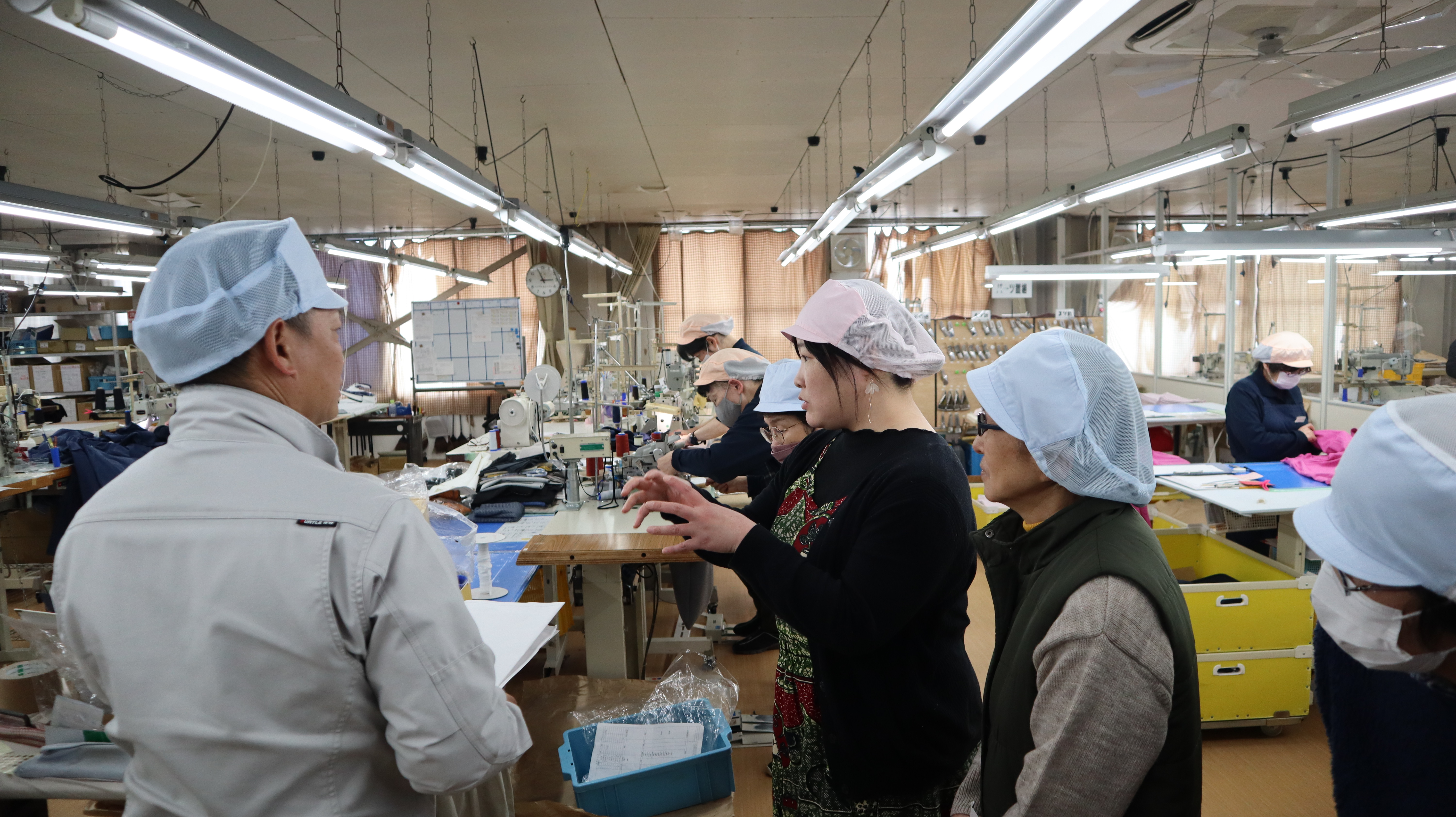 �􂦂�\�t�g�E�[���i�g�b�p�[�J�[�f�B�K��)���撆���G���A