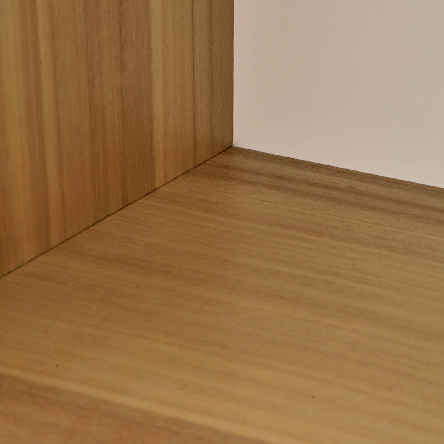 マルチに使える角が丸いスタッキングラック表面アップ