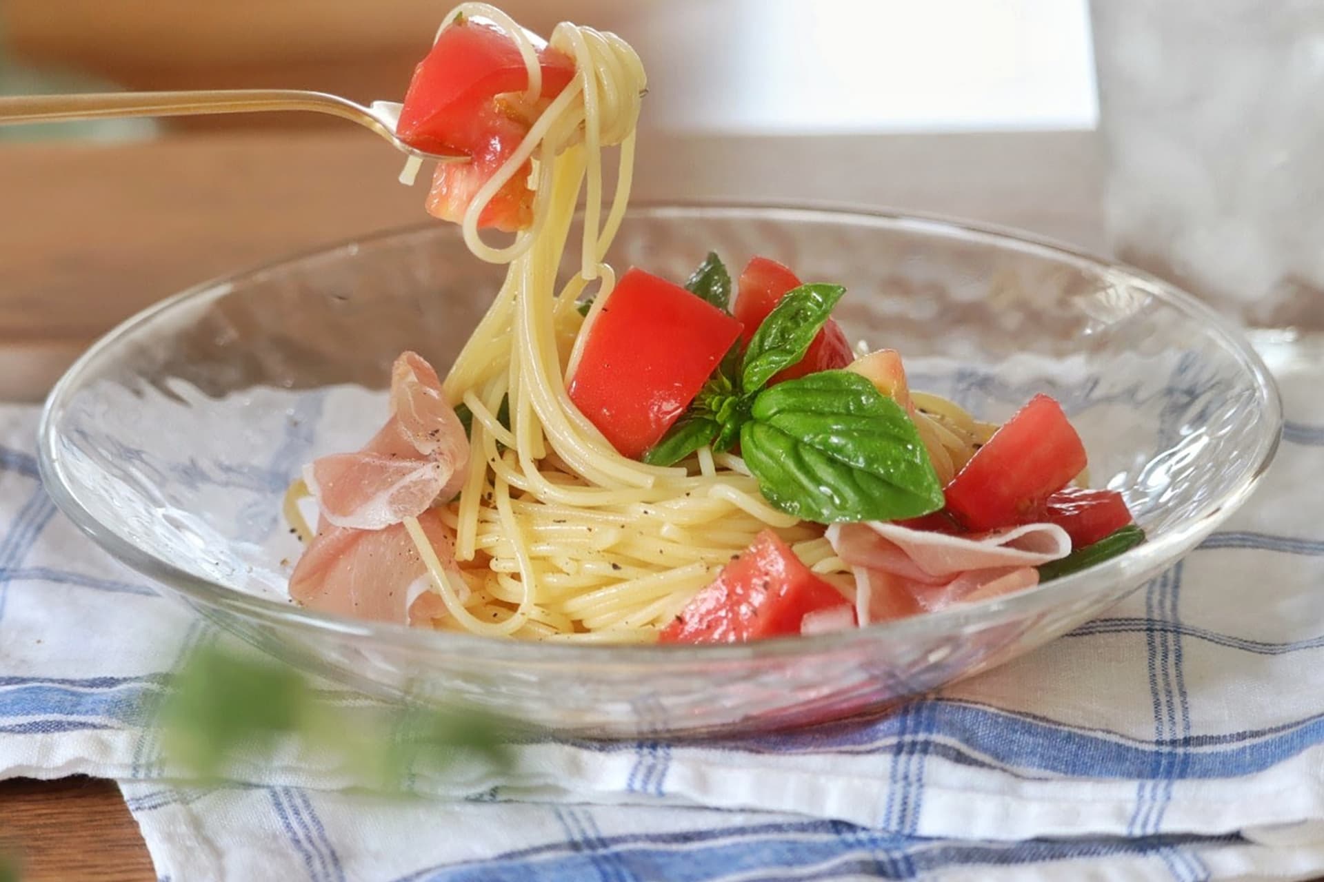 �K���X�E����̐H��Łu���v���������